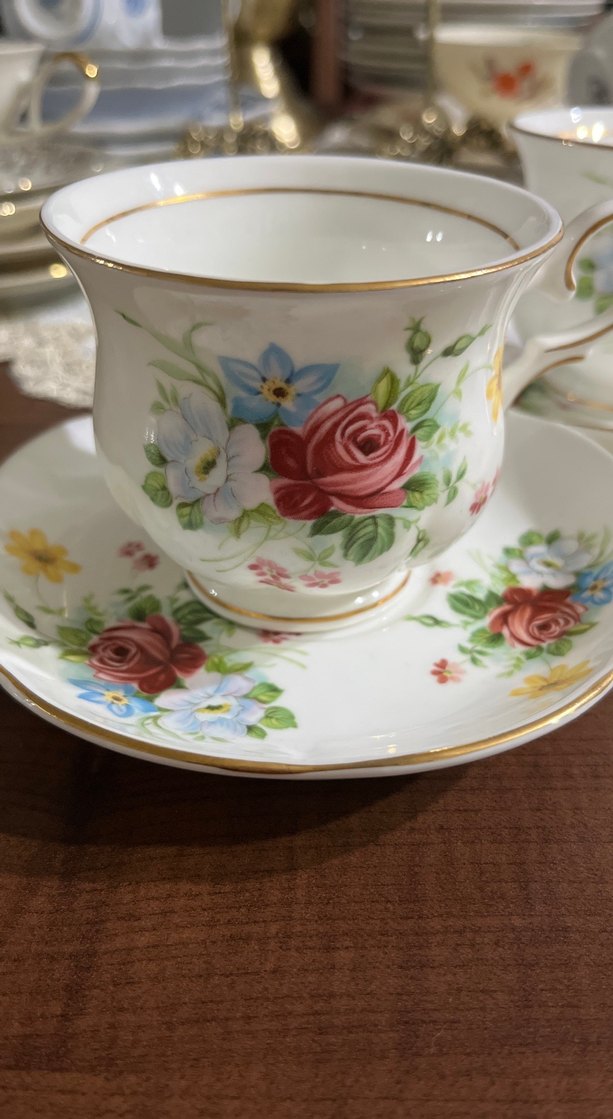 Pastel Desenli Beyaz Porselen Fincan Takımı - Görsel 2