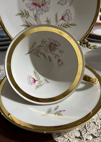 Bavaria,Altın Kenarlı Çiçek Desenli Beyaz Porselen Fincan Takımı - Görsel 3