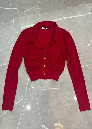 Kırmızı Düğmeli V Yaka Uzun Kollu Kadın Bluz - Görsel 4