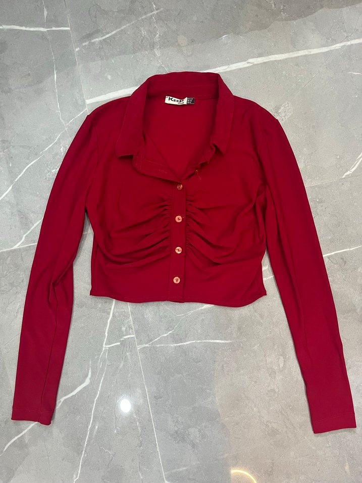 Kırmızı Düğmeli V Yaka Uzun Kollu Kadın Bluz - Görsel 3