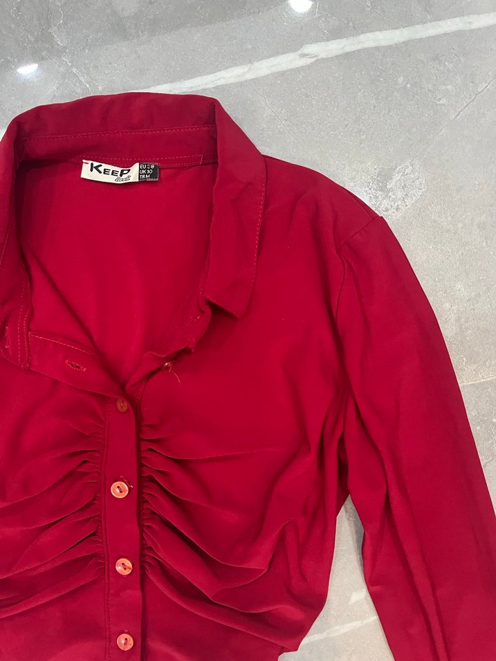 Kırmızı Düğmeli V Yaka Uzun Kollu Kadın Bluz - Görsel 5