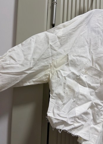 Düğmeli Beyaz Keten Uzun Kollu Gömlek - Görsel 3