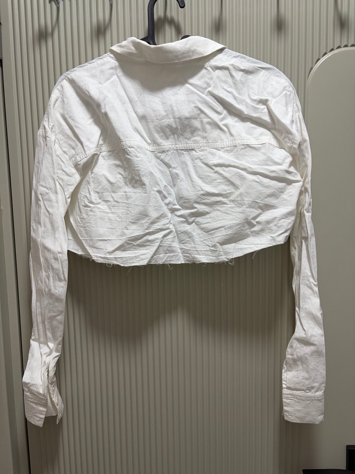 Düğmeli Beyaz Keten Uzun Kollu Gömlek - Görsel 5