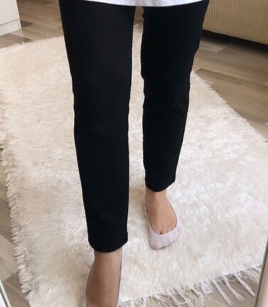 Siyah dar paça pantolon