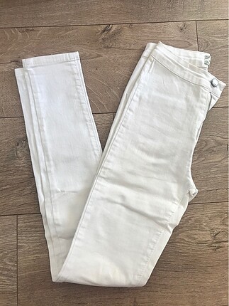 Beyaz kot pantolon