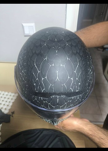 Ruroc Atlas 4.0 Jormungandr Metal Motosiklet kaskı
FİYAT 65.000 - Görsel 7