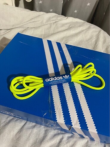 Adidas spor ayakkabı bağcığı