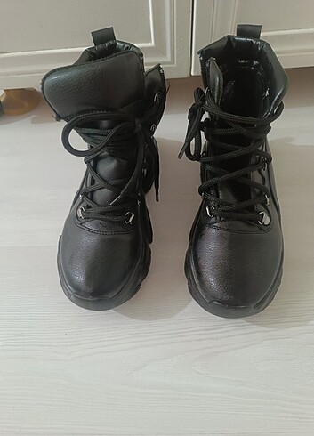 38 Beden siyah Renk Spor Bot