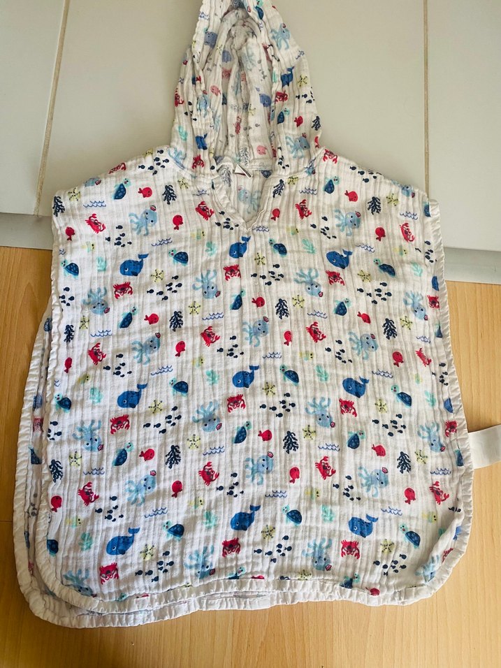 Kapüşonlu Desenli Erkek Çocuk müslün panço ve deniz ayakkabısı - Görsel 2