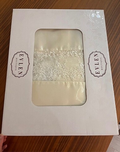 Evlen Home çeyizlik masa örtüsü takımı