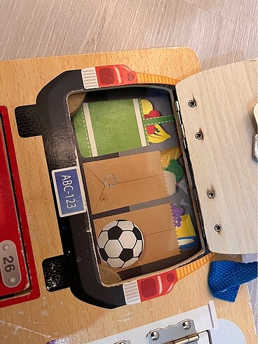 Beden Melissa&doug kilitli aktivite tahtası