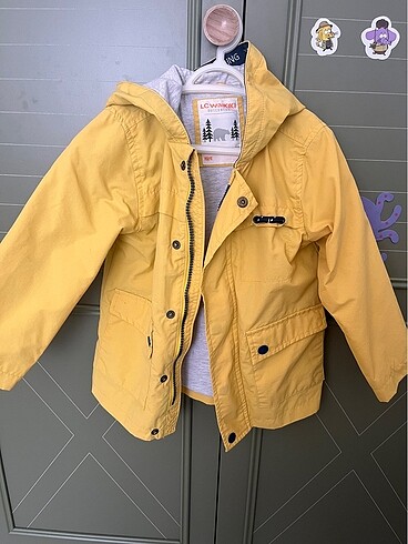 LC Waikiki LCW sarı yağmurluk