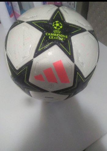 Beyaz Renkli Futbol Topu - 2024 TELEFON İLE TAKAS OLUR