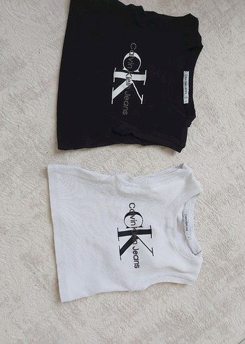 Calvin Klein Baskılı Crop Tişört
