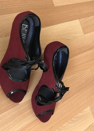 Diğer Çok şık bordo siyah ayakkabı 