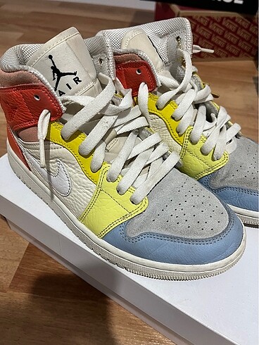 37,5 Beden Air Jordan 1 Mid 'To My First Coach'