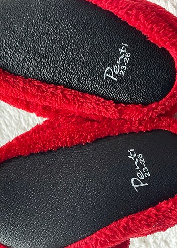 Nakışlı Kırmızı Sıcak Terlik - Görsel 3