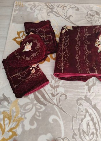 Bordo Nakışlı Yatak Örtüsü - Görsel 5