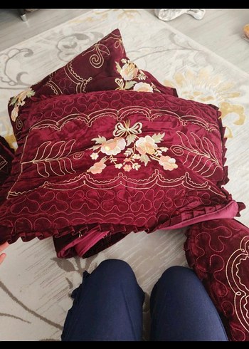 Bordo Nakışlı Yatak Örtüsü - Görsel 2