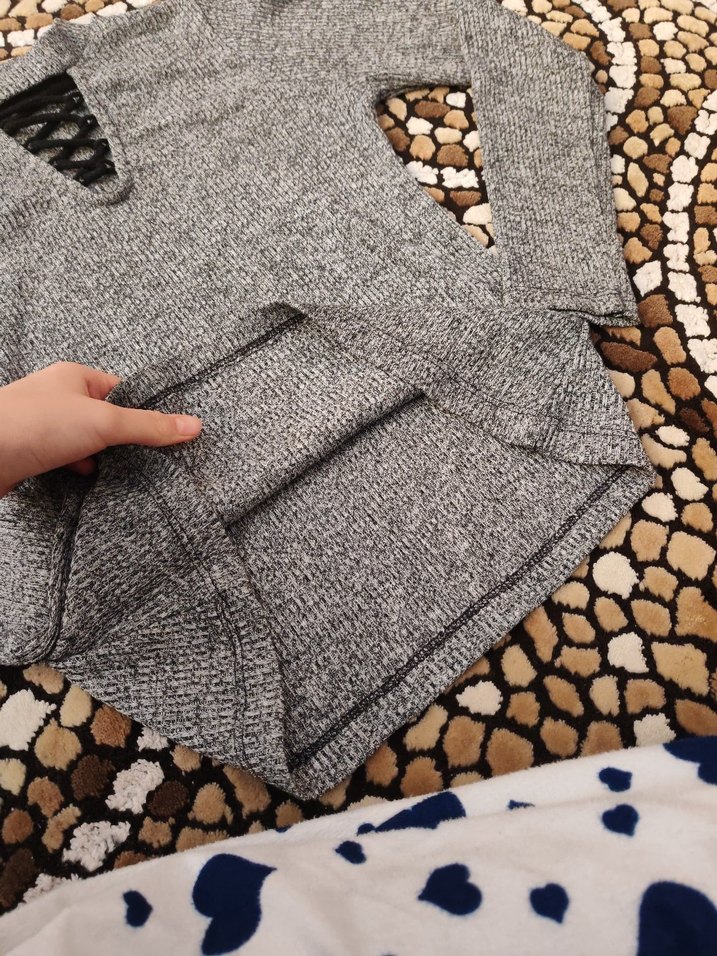 Gri V Yaka Örgü Kadın Kazak - Görsel 4