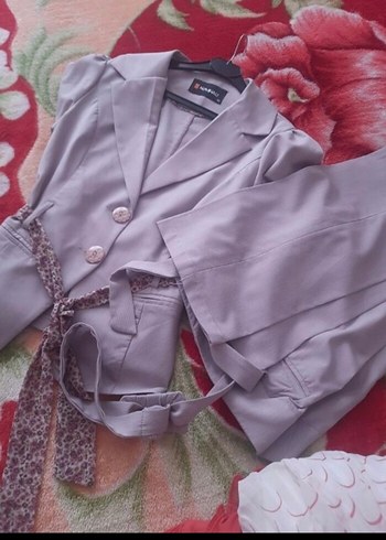 Bej Kemerli Kısa Kollu Kadın Takım Elbise - Görsel 4