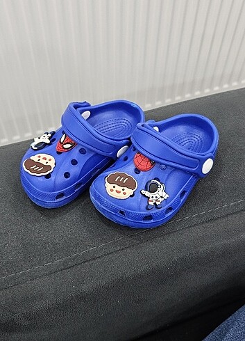 22 Beden 22 numara crocs