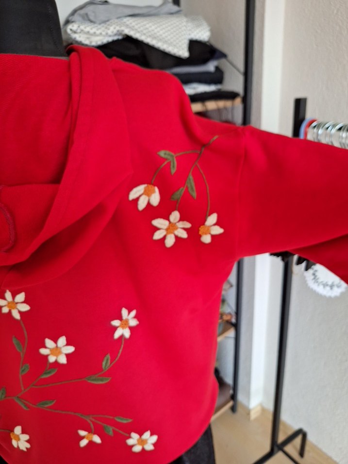 Nakışlı Kırmızı Kapüşonlu Bohem Sweatshirt - Görsel 3