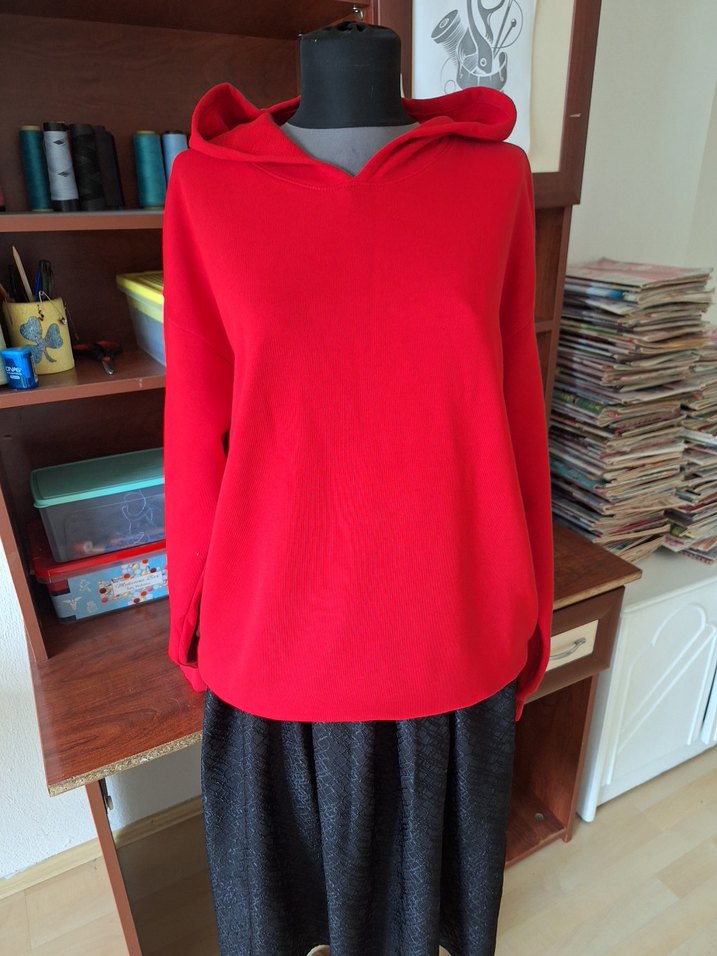 Nakışlı Kırmızı Kapüşonlu Bohem Sweatshirt - Görsel 4