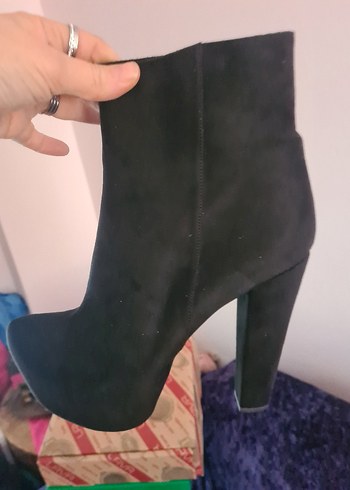 Siyah Süet Platform Topuklu Fermuarlı Bot - Görsel 3