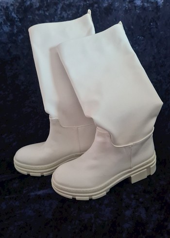 Beyaz Kadın Dizüstü Bot, Kalın Topuklu - Görsel 3