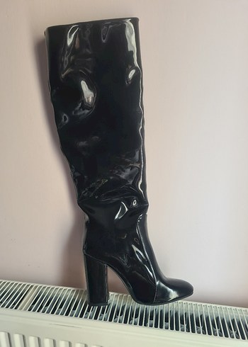 Siyah Parlak Rugan Dizüstü İnce Topuklu Çizmeler - Görsel 2