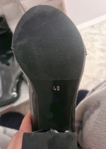 Siyah Parlak Rugan Dizüstü İnce Topuklu Çizmeler - Görsel 4