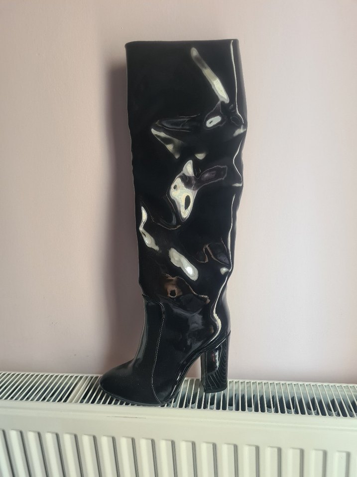 Siyah Parlak Rugan Dizüstü İnce Topuklu Çizmeler - Görsel 3