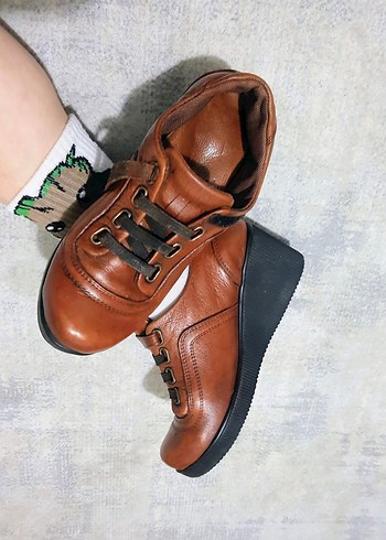 DERİ DOLGU TOPUK AYAKKABI - Görsel 2