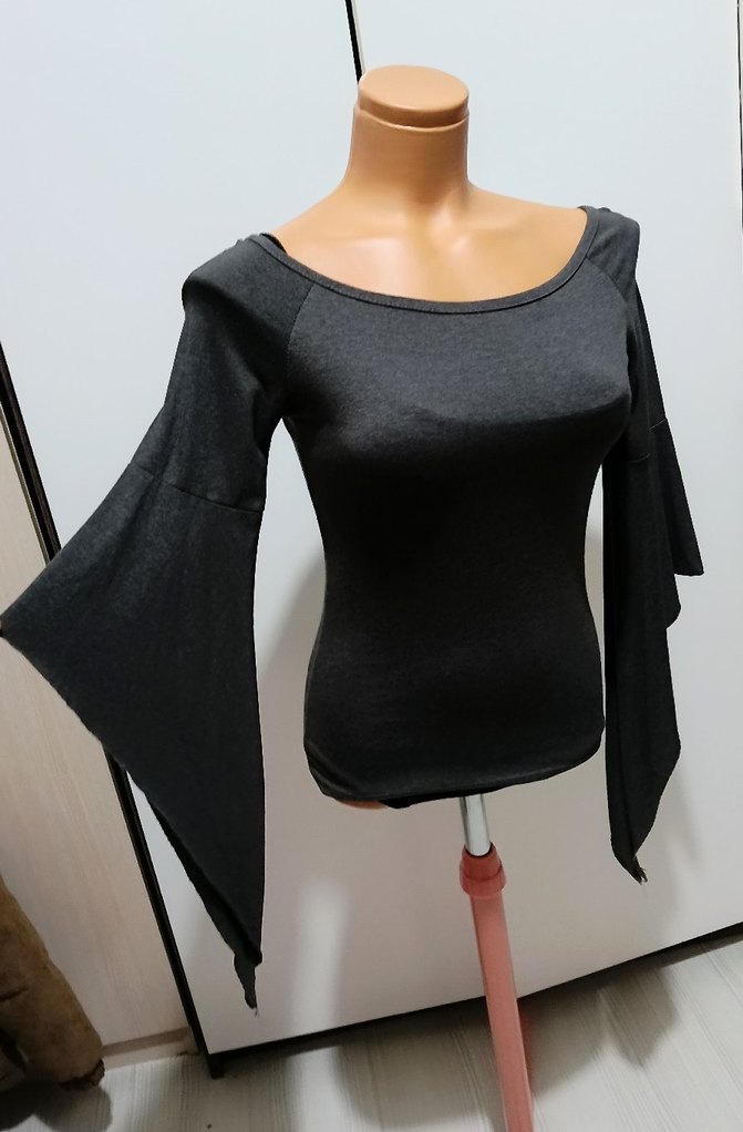 KOLLARI MODELLİ TŞÖRT BONJOUR - Görsel 4