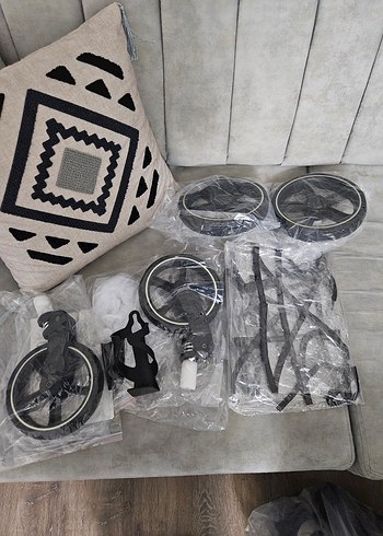 SIFIR Yoyko Max Kabin Boy Tek Elle Katlanan
Pratik Bebek Arabası - Görsel 12