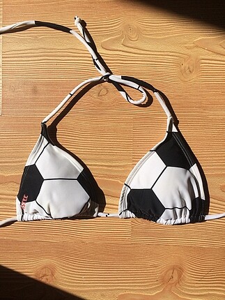 Desenli bikini üstü