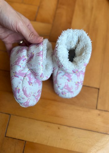 Kız Çocukları İçin Peluş Detaylı Pembe Ev Terliği - Görsel 3