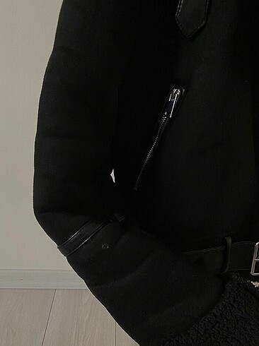 m Beden siyah Renk STRADIVARIUS KÜRKLÜ CEKET