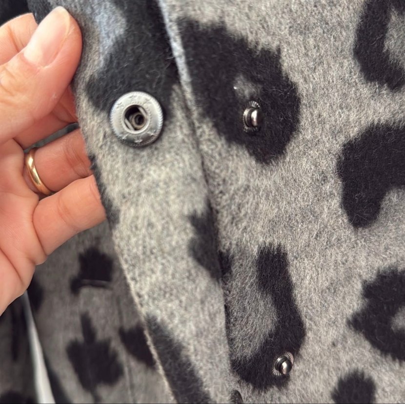 Gri Leopar Desenli Kadın Midi Kaban - Görsel 3