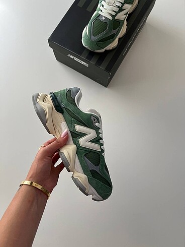 NEW BALANCE 9060