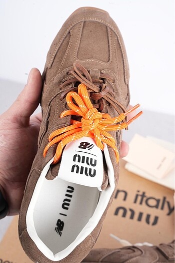 NEW BALANCE 530 x miu miu