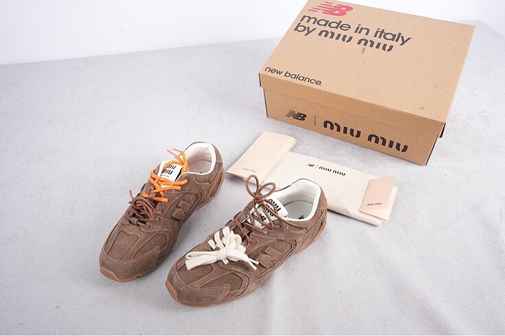 38 Beden kahverengi Renk NEW BALANCE 530 x miu miu