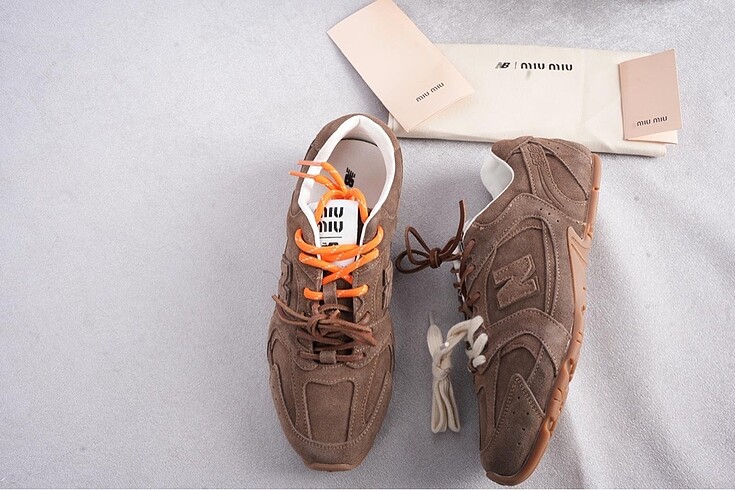 36 Beden NEW BALANCE 530 x miu miu