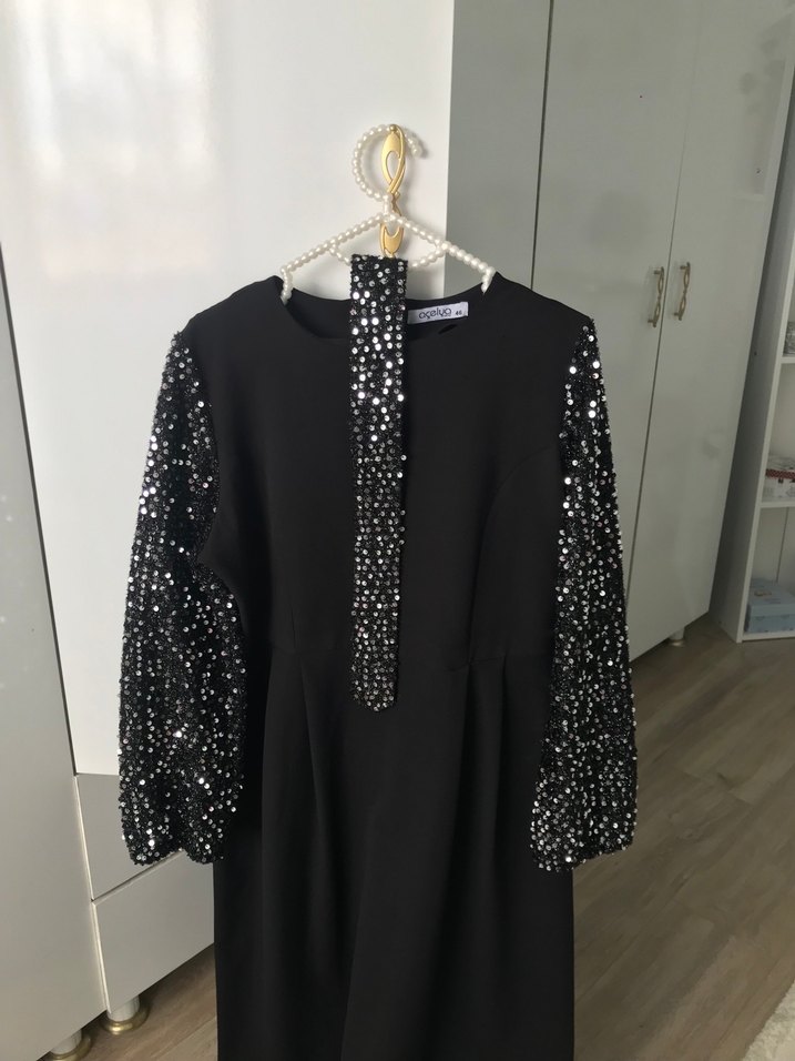 Siyah Parlak Payetli Uzun Kollu Elbise - Görsel 2
