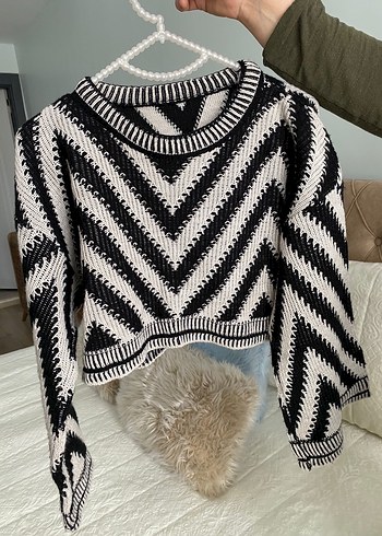 Gri Zebra Desenli Kısa Örgü Kadın Kazak - Görsel 2