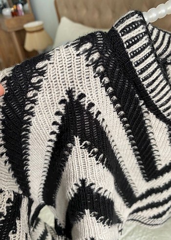 Gri Zebra Desenli Kısa Örgü Kadın Kazak - Görsel 3