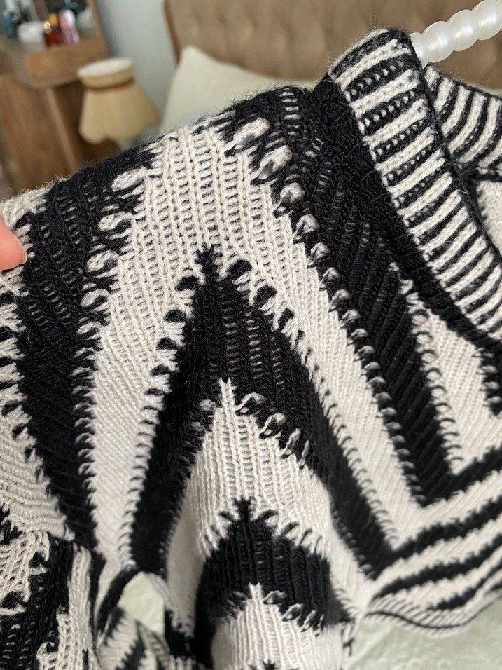 Gri Zebra Desenli Kısa Örgü Kadın Kazak - Görsel 3