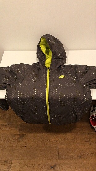 Nike mont