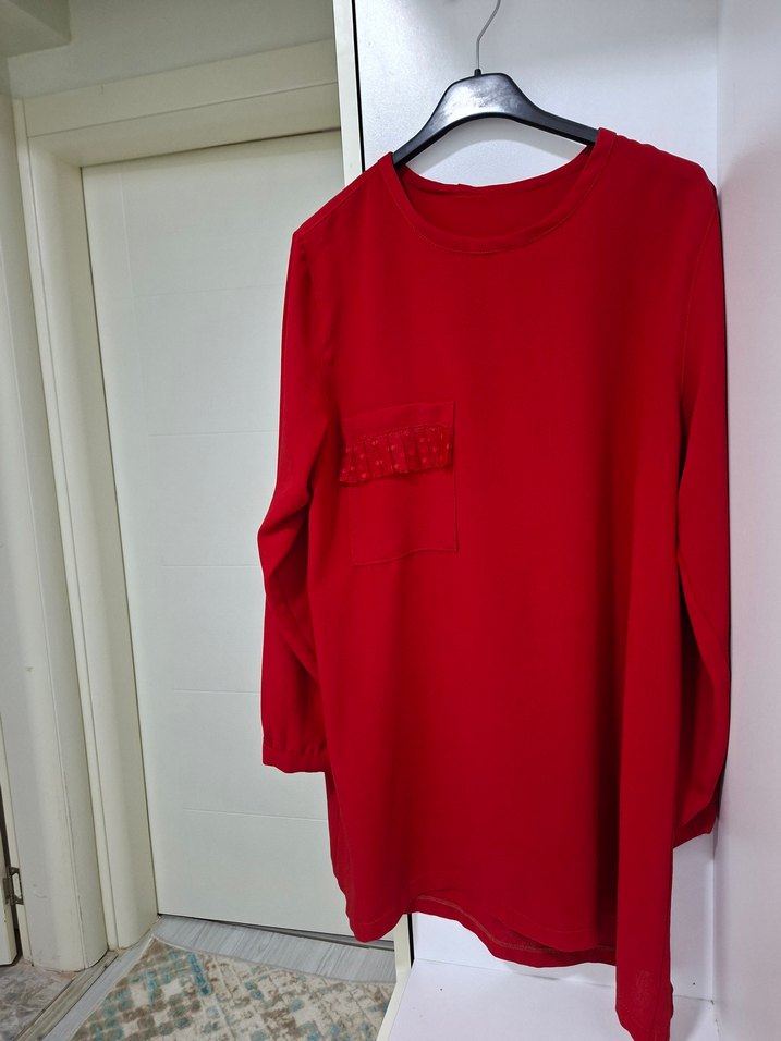 Kırmızı Uzun Kollu Nakışlıi Tunik - Görsel 3